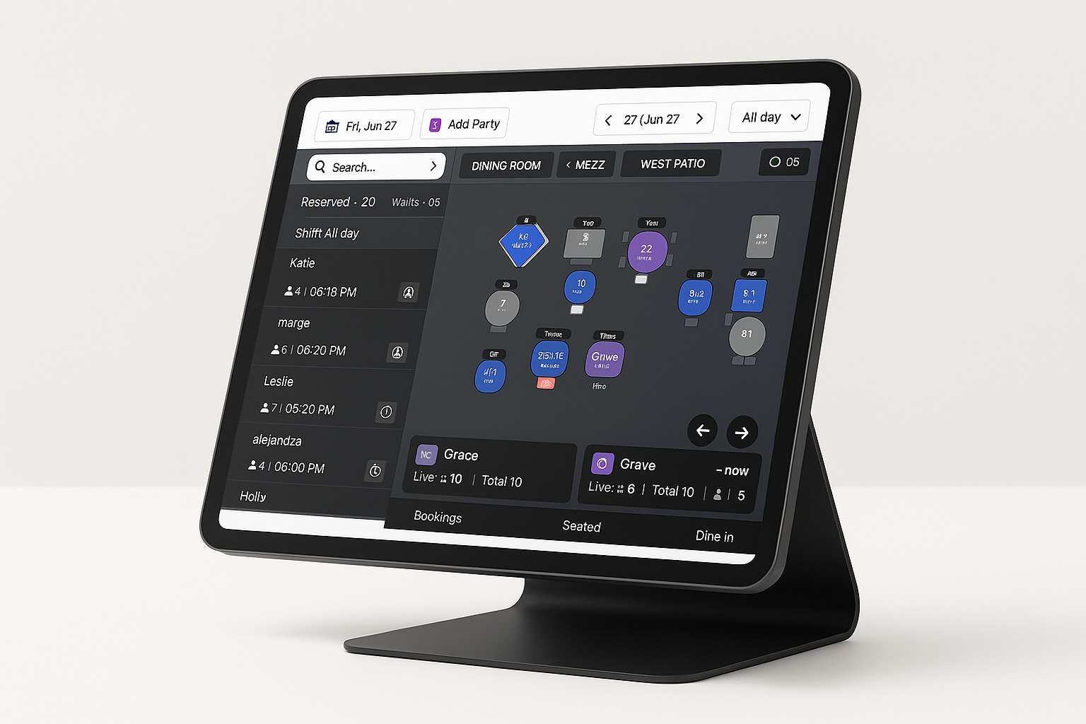 Restaurant team collaboration during service